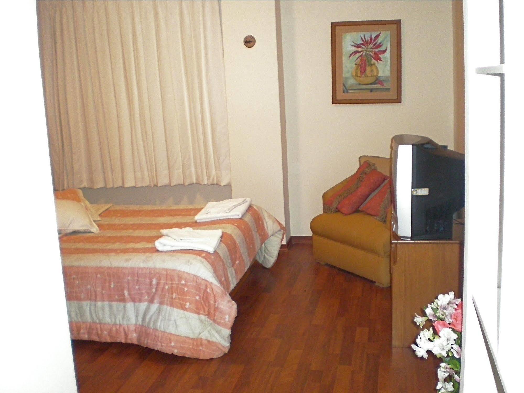 Filatelia Suites & Travel กีโต ภายนอก รูปภาพ